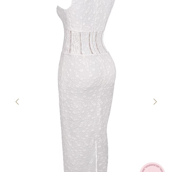 House of CB Ivory Textured Sleeveless V-Neck Maxi Dress - Picture 4 of 5